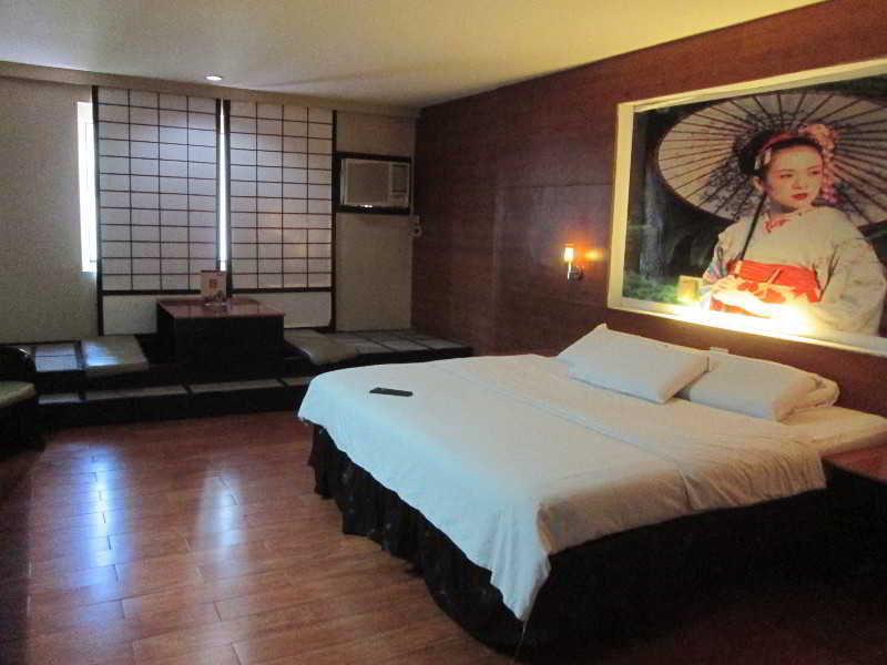 Hotel Sogo Tarlac Kültér fotó