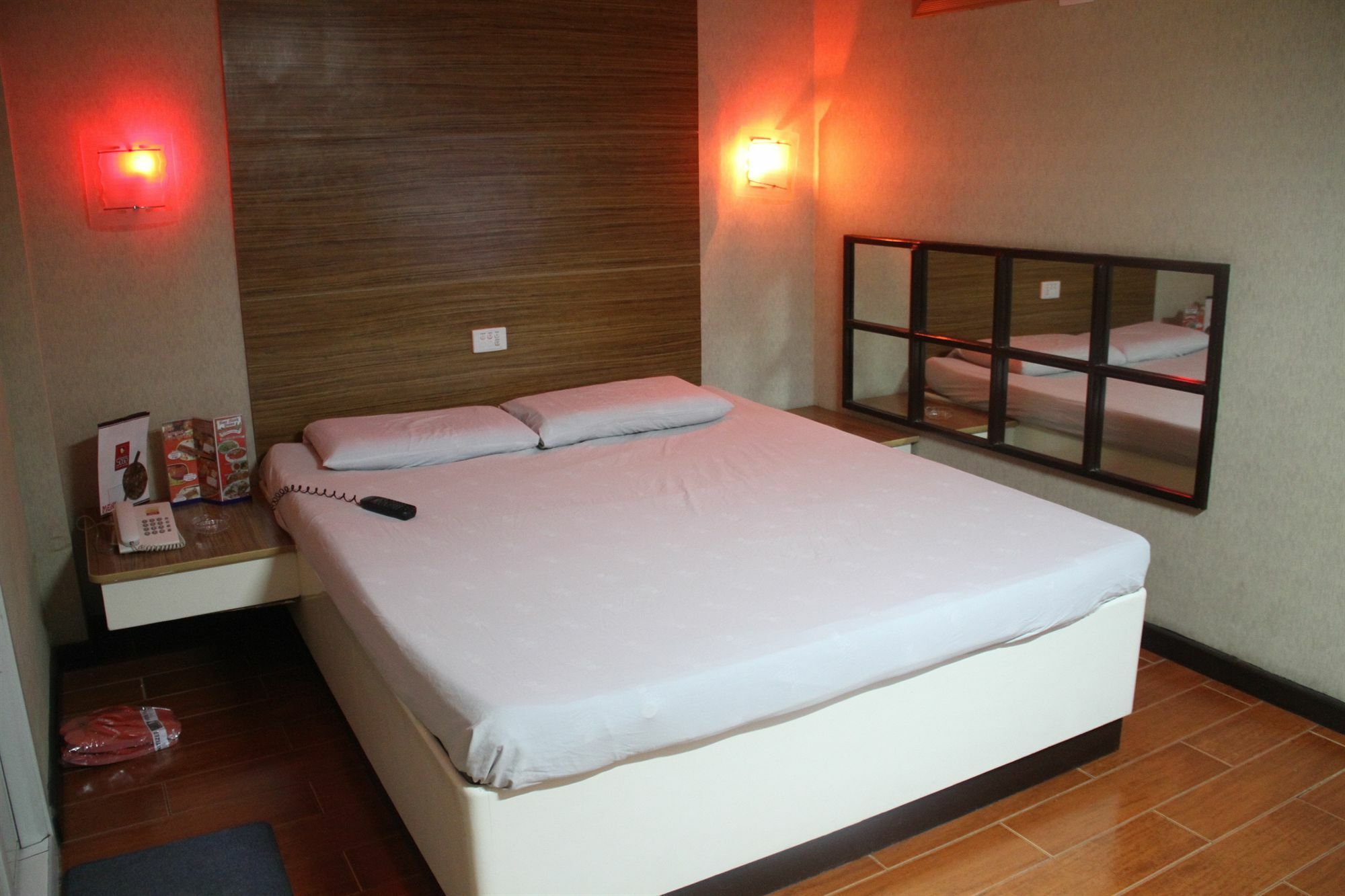 Hotel Sogo Tarlac Kültér fotó
